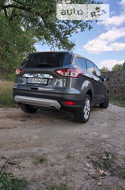 Внедорожник / Кроссовер Ford Escape 2012 в 