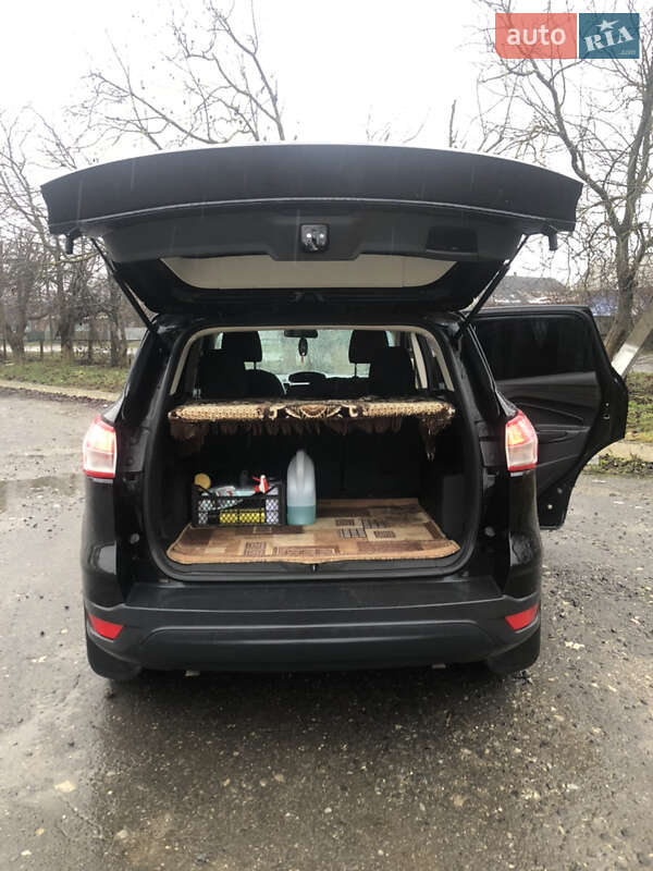 Внедорожник / Кроссовер Ford Escape 2016 в Городке