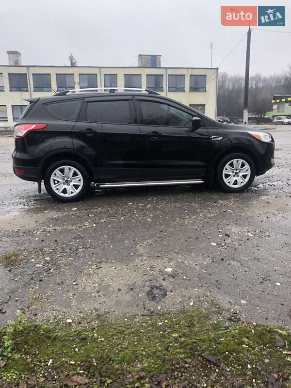 Внедорожник / Кроссовер Ford Escape 2016 в Городке