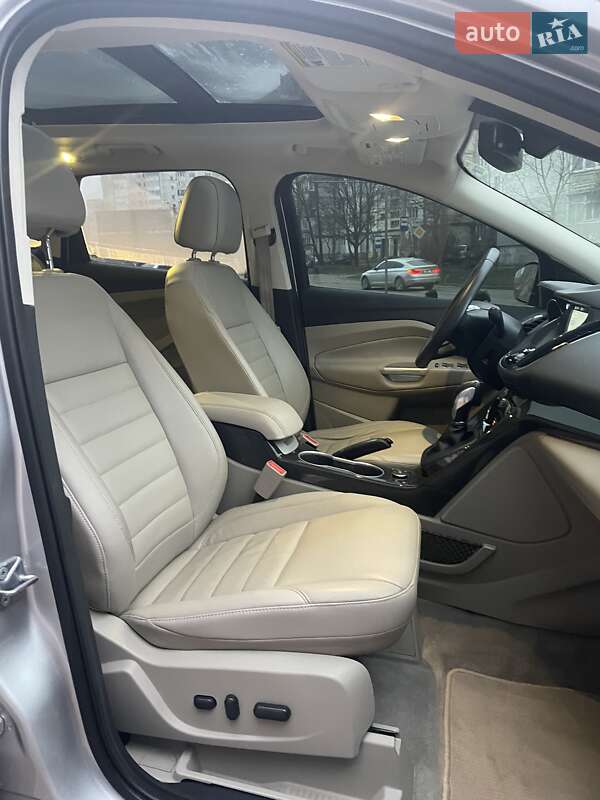 Внедорожник / Кроссовер Ford Escape 2015 в 