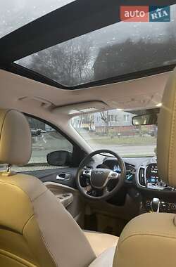 Внедорожник / Кроссовер Ford Escape 2015 в 