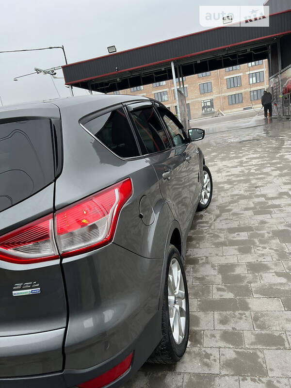 Внедорожник / Кроссовер Ford Escape 2013 в Тернополе