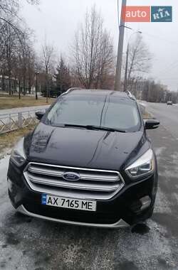 Внедорожник / Кроссовер Ford Escape 2016 в 