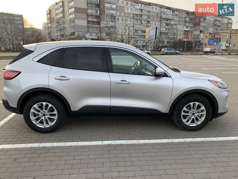 Внедорожник / Кроссовер Ford Escape 2020 в Сумах