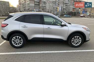 Внедорожник / Кроссовер Ford Escape 2020 в 