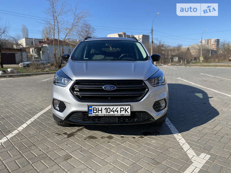 Внедорожник / Кроссовер Ford Escape 2016 в Одессе