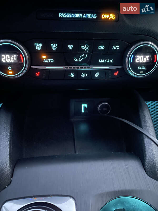 Внедорожник / Кроссовер Ford Escape 2020 в Киеве