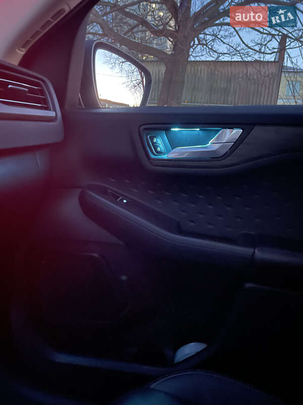 Внедорожник / Кроссовер Ford Escape 2020 в Киеве