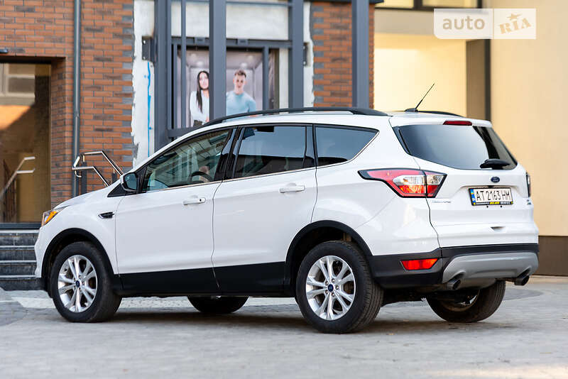 Внедорожник / Кроссовер Ford Escape 2018 в Коломые