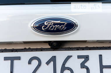 Позашляховик / Кросовер Ford Escape 2018 в 