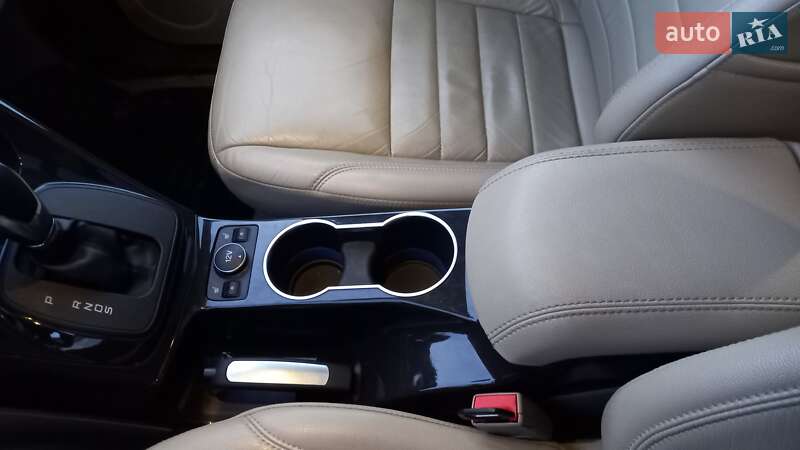 Внедорожник / Кроссовер Ford Escape 2016 в Хмельницком