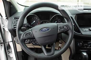 Внедорожник / Кроссовер Ford Escape 2016 в 