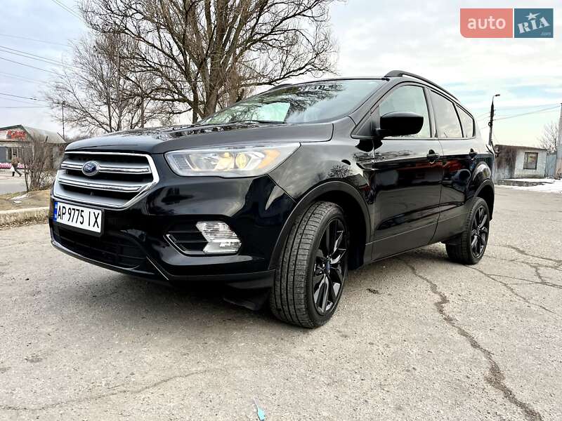 Внедорожник / Кроссовер Ford Escape 2017 в Запорожье
