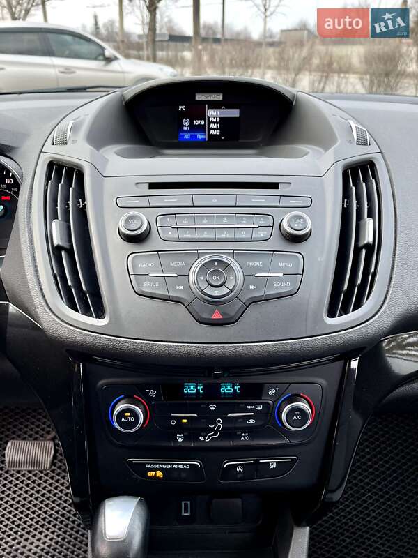 Внедорожник / Кроссовер Ford Escape 2017 в Запорожье