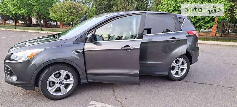 Внедорожник / Кроссовер Ford Escape 2015 в Кривом Роге