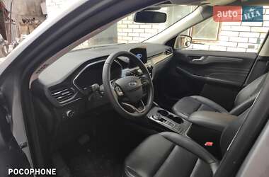Внедорожник / Кроссовер Ford Escape 2021 в 