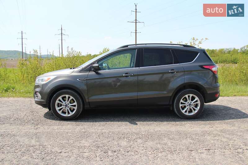 Позашляховик / Кросовер Ford Escape 2017 в Кременці