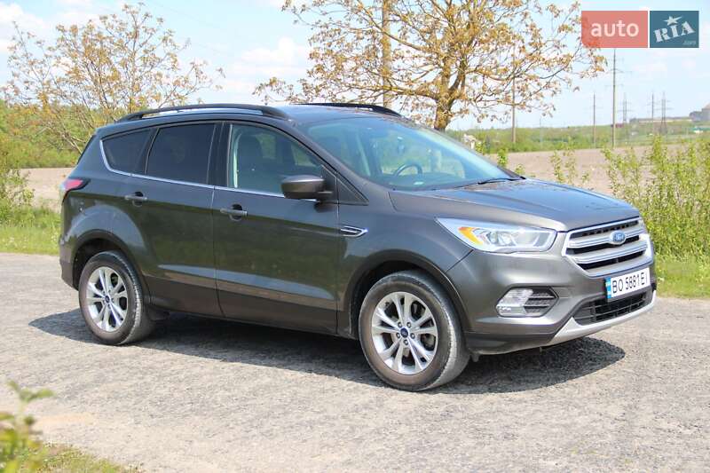 Позашляховик / Кросовер Ford Escape 2017 в Кременці