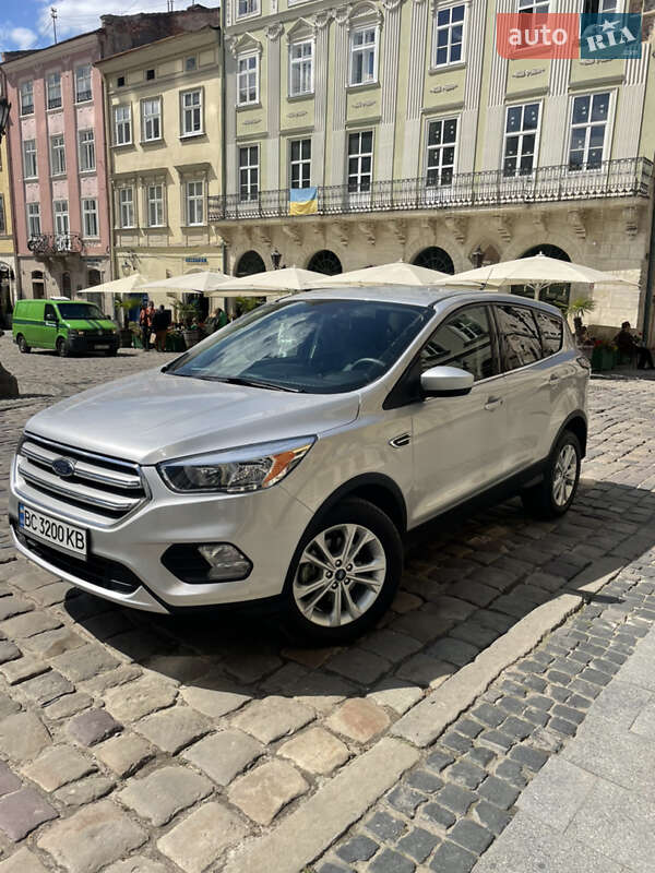 Позашляховик / Кросовер Ford Escape 2019 в Львові