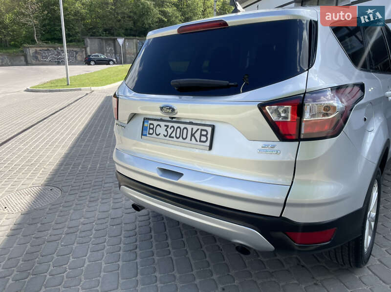 Позашляховик / Кросовер Ford Escape 2019 в Львові