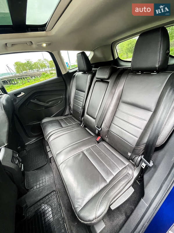 Позашляховик / Кросовер Ford Escape 2015 в Бурштині