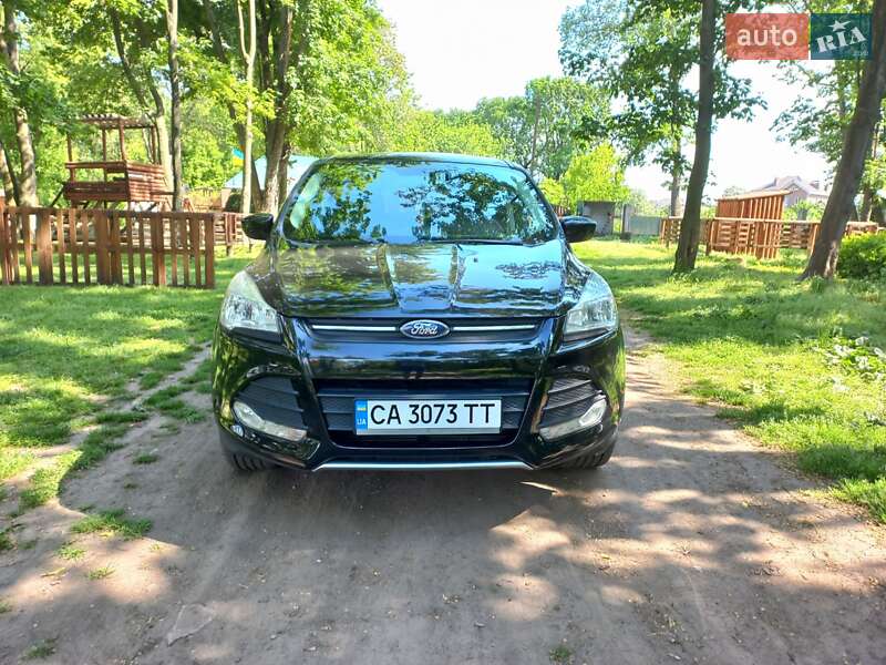 Внедорожник / Кроссовер Ford Escape 2015 в Черкассах