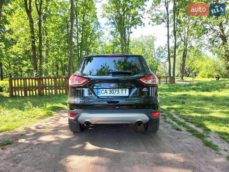 Внедорожник / Кроссовер Ford Escape 2015 в Черкассах