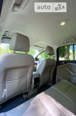 Внедорожник / Кроссовер Ford Escape 2015 в 