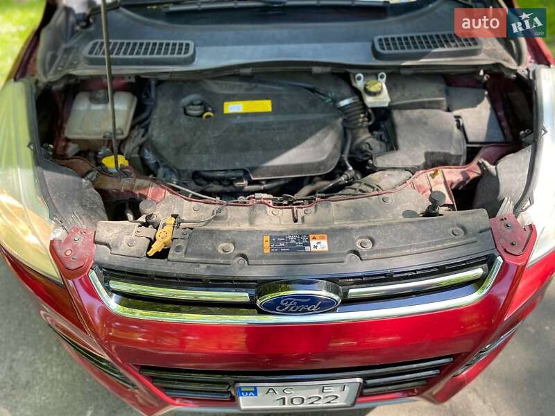 Внедорожник / Кроссовер Ford Escape 2015 в Нововолынске