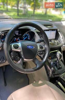 Внедорожник / Кроссовер Ford Escape 2015 в 