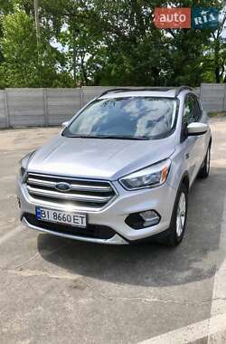 Позашляховик / Кросовер Ford Escape 2018 в 
