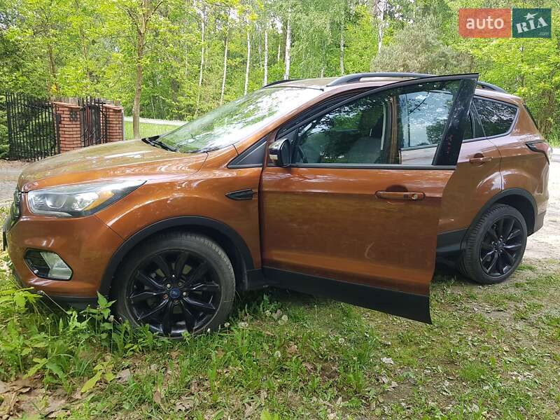 Позашляховик / Кросовер Ford Escape 2016 в Одесі