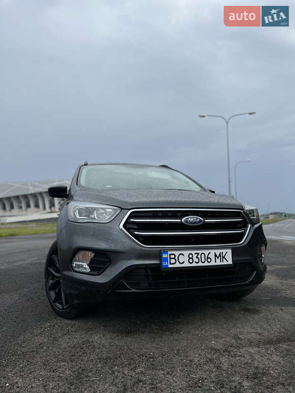 Внедорожник / Кроссовер Ford Escape 2019 в Рени