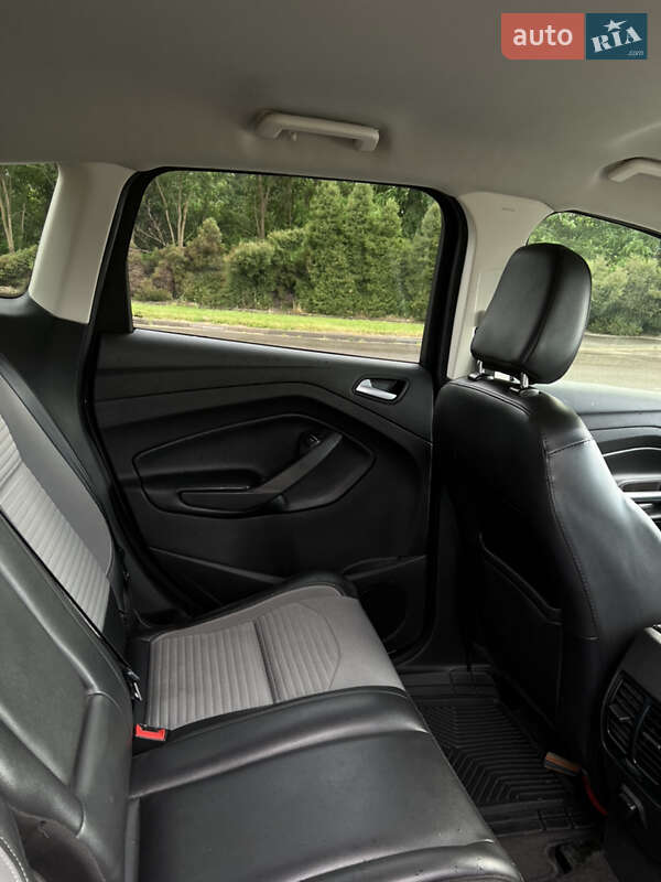 Внедорожник / Кроссовер Ford Escape 2019 в Рени