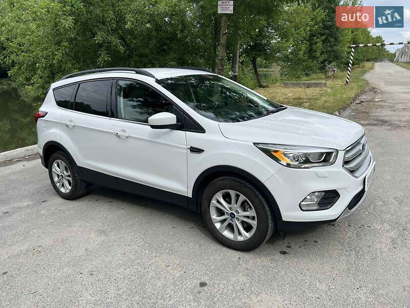 Внедорожник / Кроссовер Ford Escape 2019 в Шепетовке