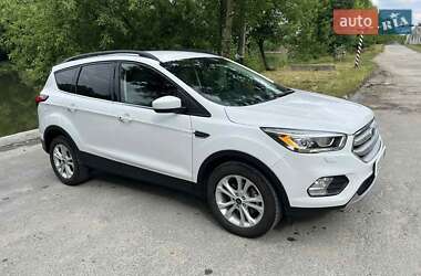 Внедорожник / Кроссовер Ford Escape 2019 в 