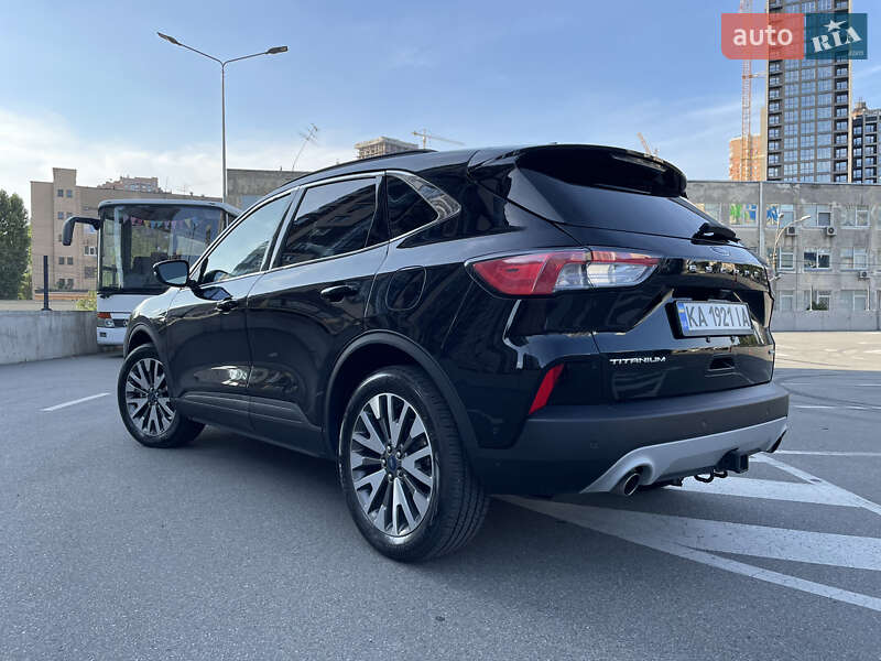 Внедорожник / Кроссовер Ford Escape 2020 в Киеве