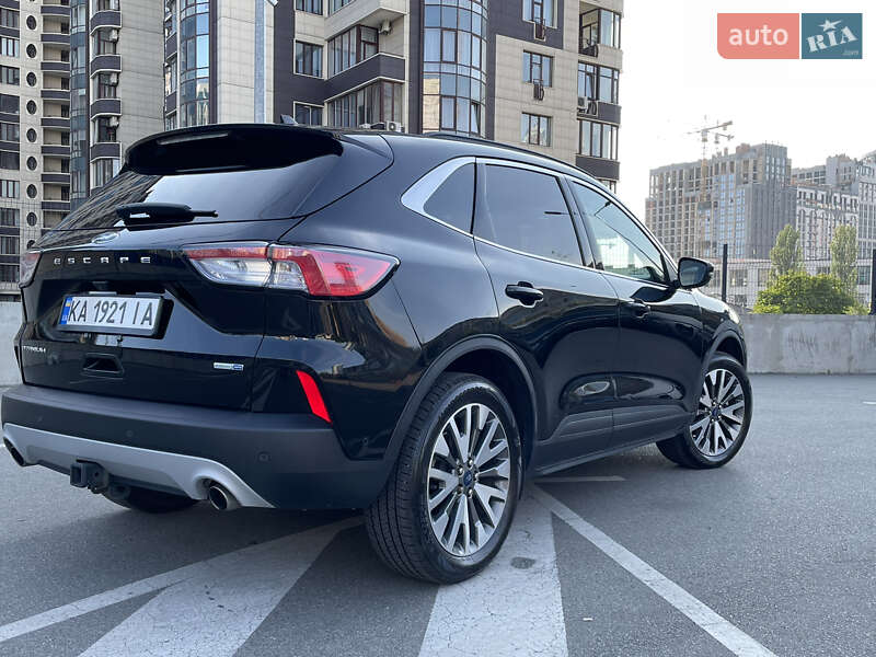 Внедорожник / Кроссовер Ford Escape 2020 в Киеве
