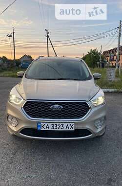 Внедорожник / Кроссовер Ford Escape 2016 в 