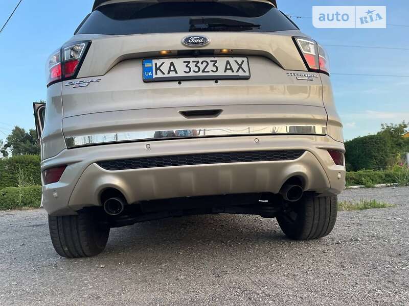 Позашляховик / Кросовер Ford Escape 2016 в Києві