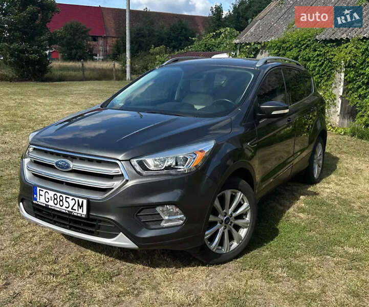 Внедорожник / Кроссовер Ford Escape 2017 в 
