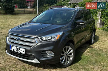 Внедорожник / Кроссовер Ford Escape 2017 в 