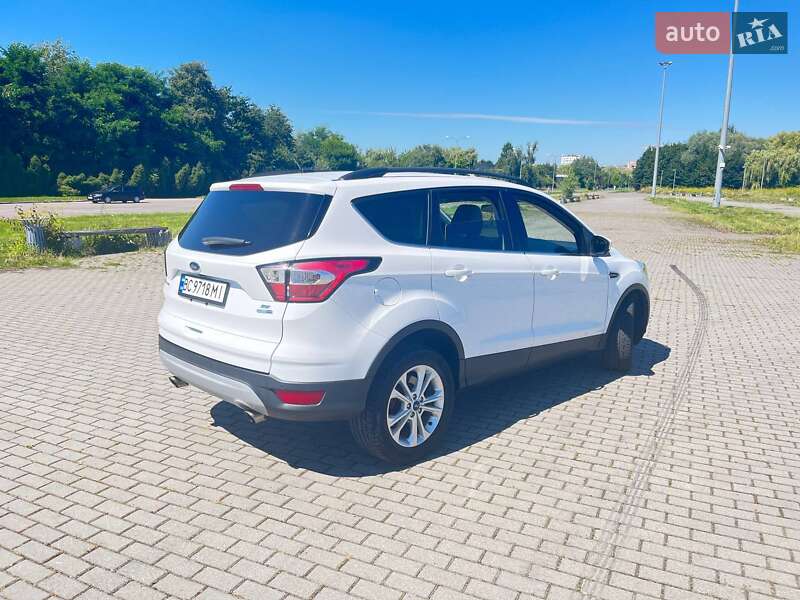 Внедорожник / Кроссовер Ford Escape 2017 в Львове