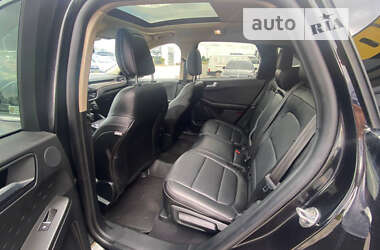 Внедорожник / Кроссовер Ford Escape 2019 в 