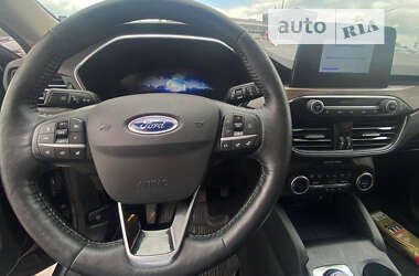 Внедорожник / Кроссовер Ford Escape 2019 в 