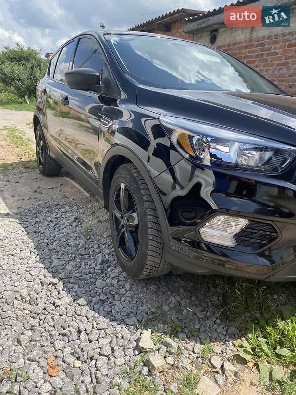 Внедорожник / Кроссовер Ford Escape 2018 в Калиновке
