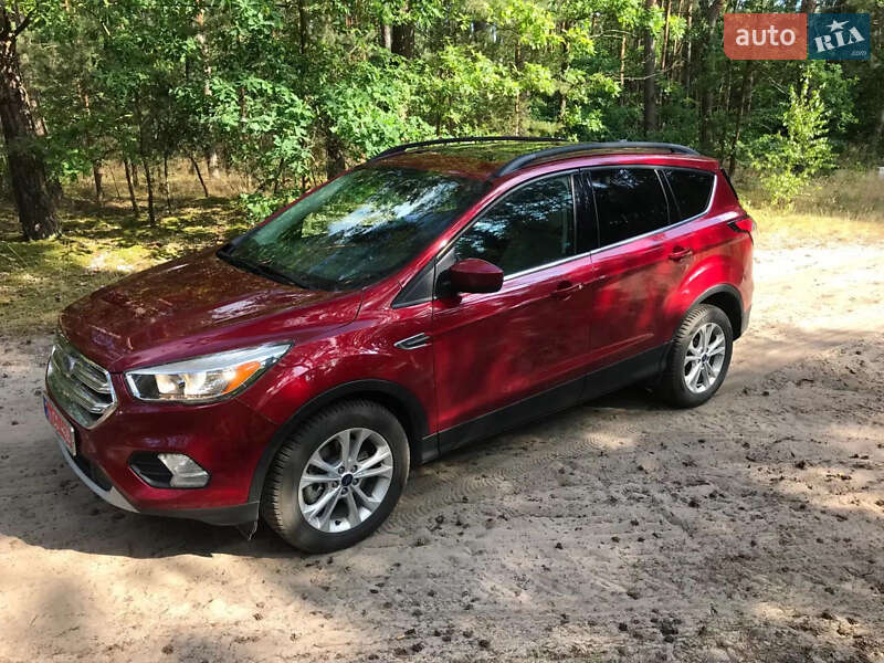 Внедорожник / Кроссовер Ford Escape 2017 в Львове