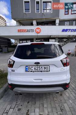 Внедорожник / Кроссовер Ford Escape 2017 в 