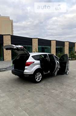 Внедорожник / Кроссовер Ford Escape 2018 в 