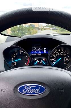 Внедорожник / Кроссовер Ford Escape 2018 в 